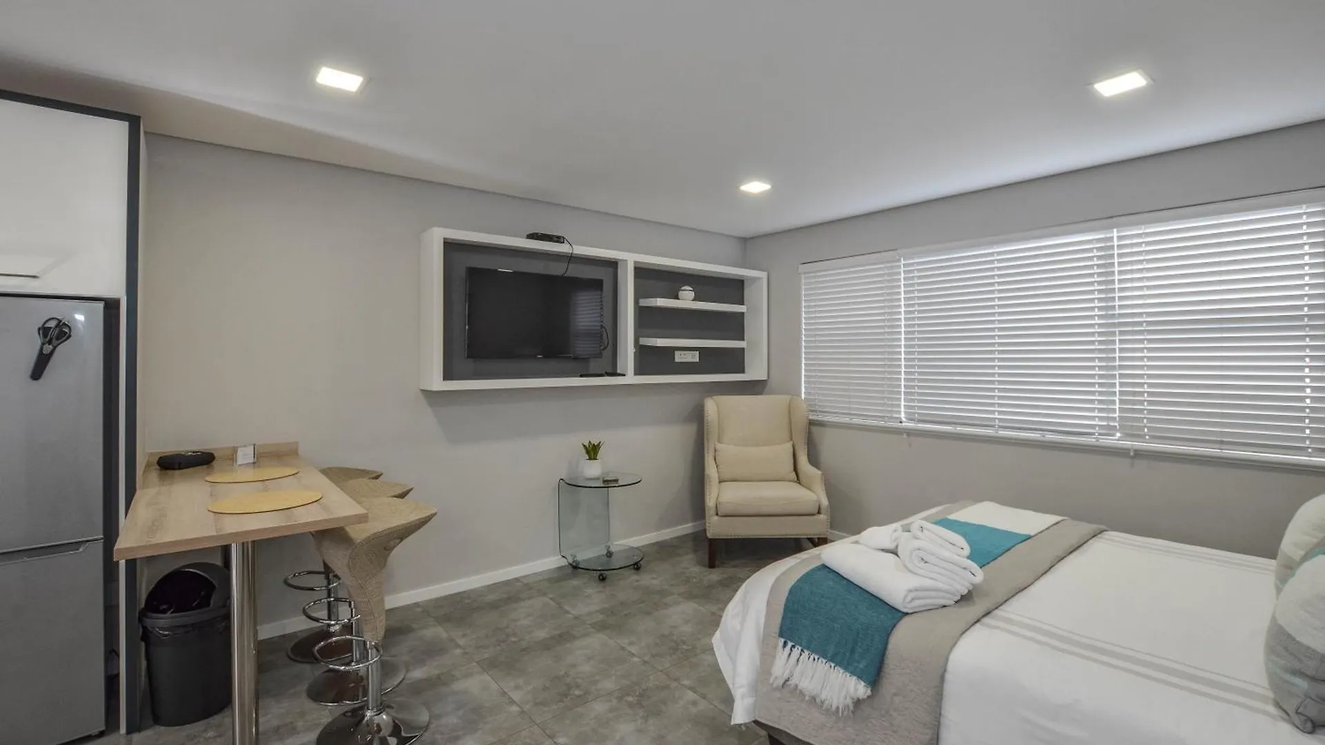 29 Sandringham Mouille Point Cape Town Apartment