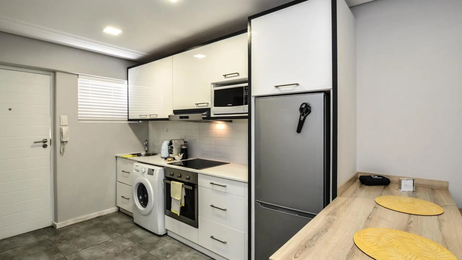 29 Sandringham Mouille Point Cape Town