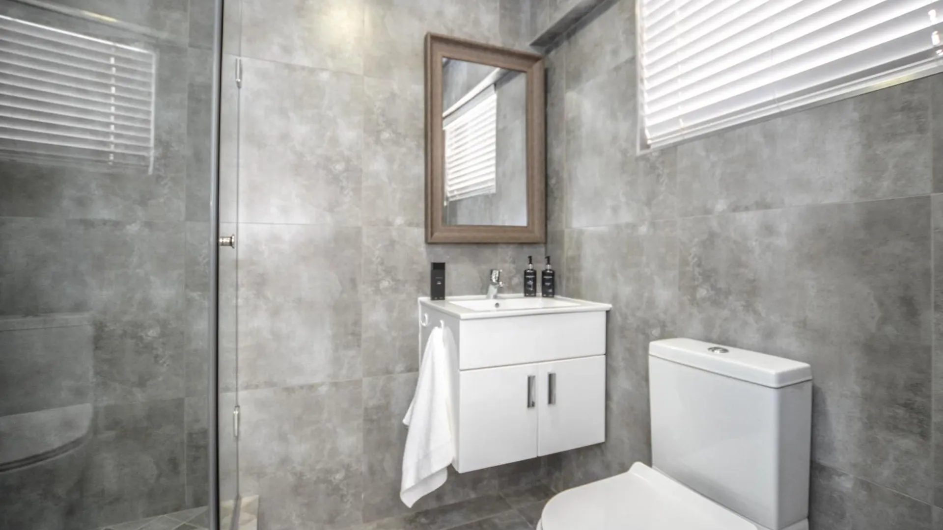 Apartment 29 Sandringham Mouille Point Cape Town South Africa