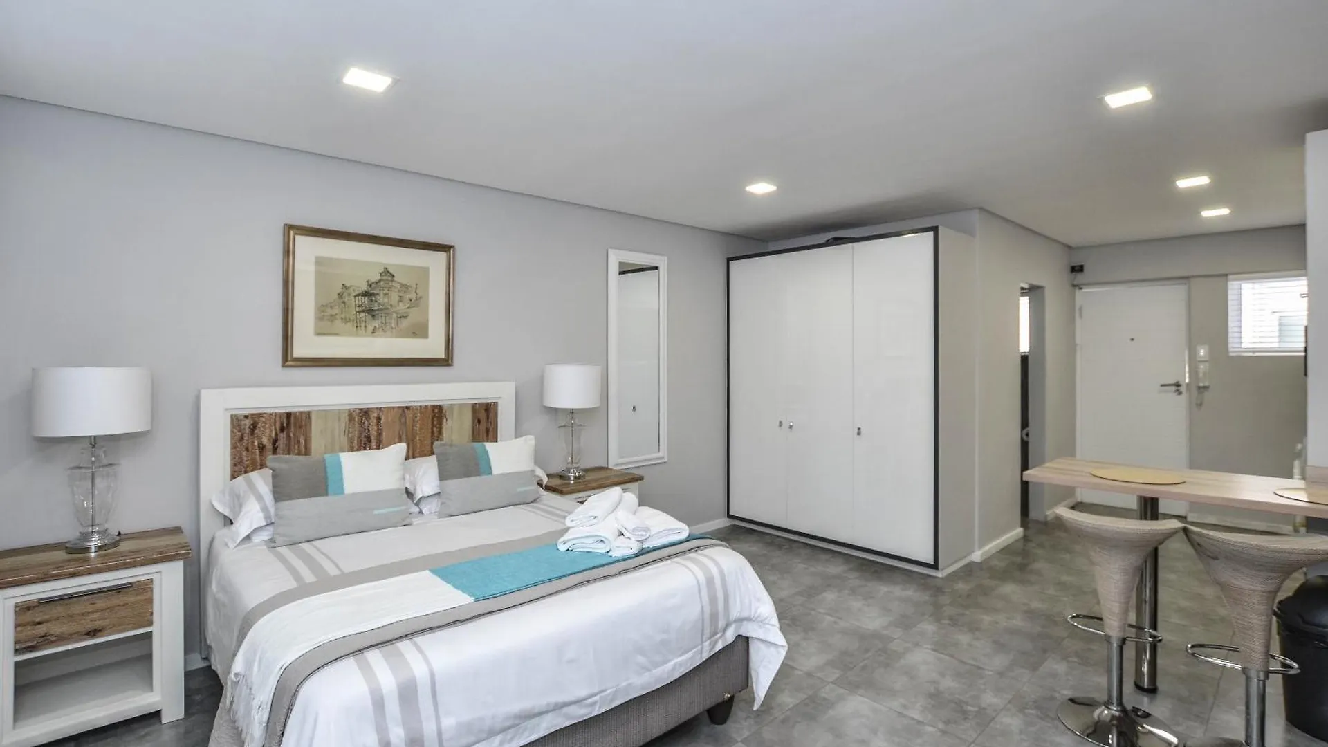 29 Sandringham Mouille Point Cape Town